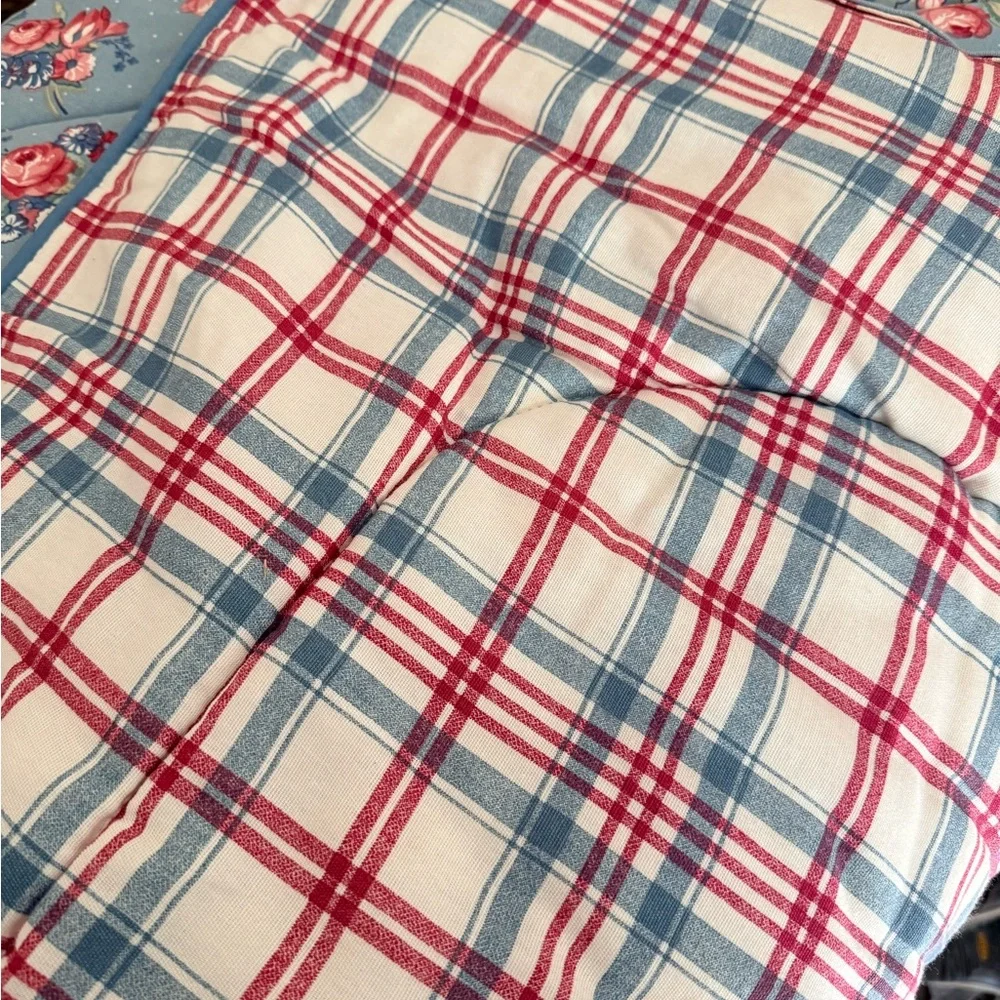 Waverly Twin Comforter & Pillow Set - Pink Rose Print